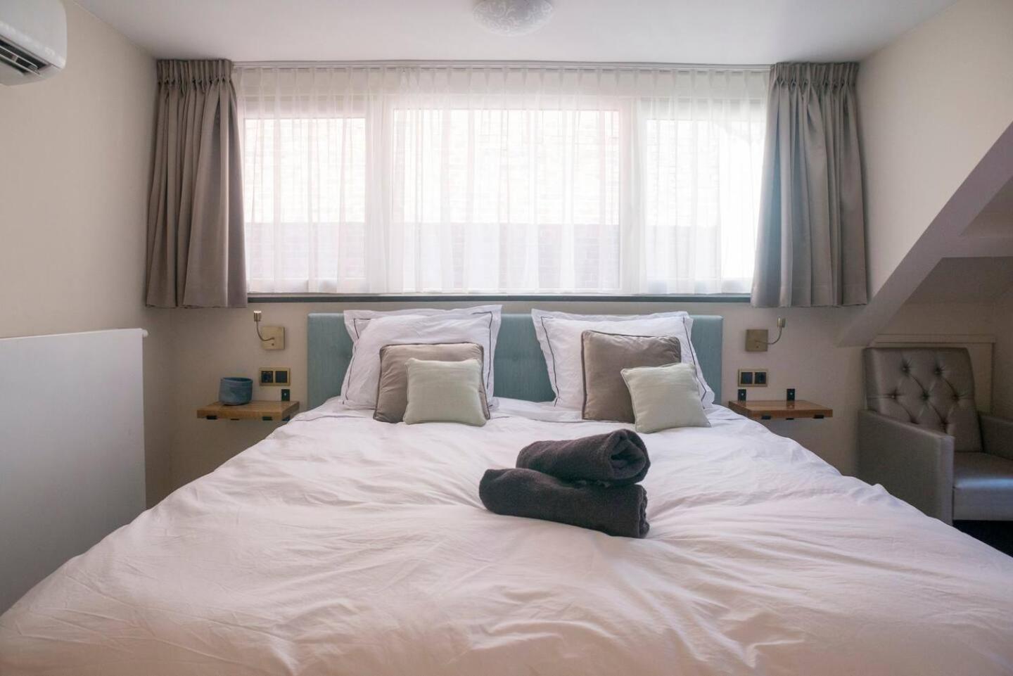 Unique luxe room with AC&Private bathroom&patio Tilbourg Extérieur photo