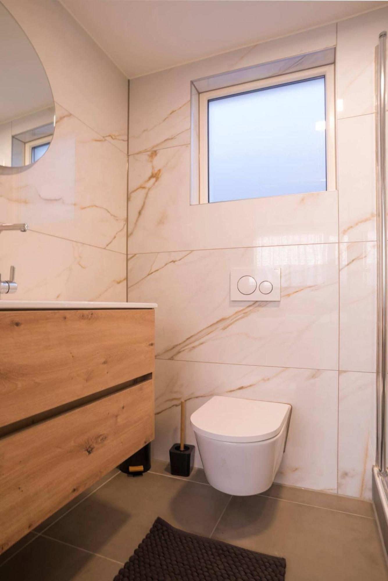 Unique luxe room with AC&Private bathroom&patio Tilbourg Extérieur photo