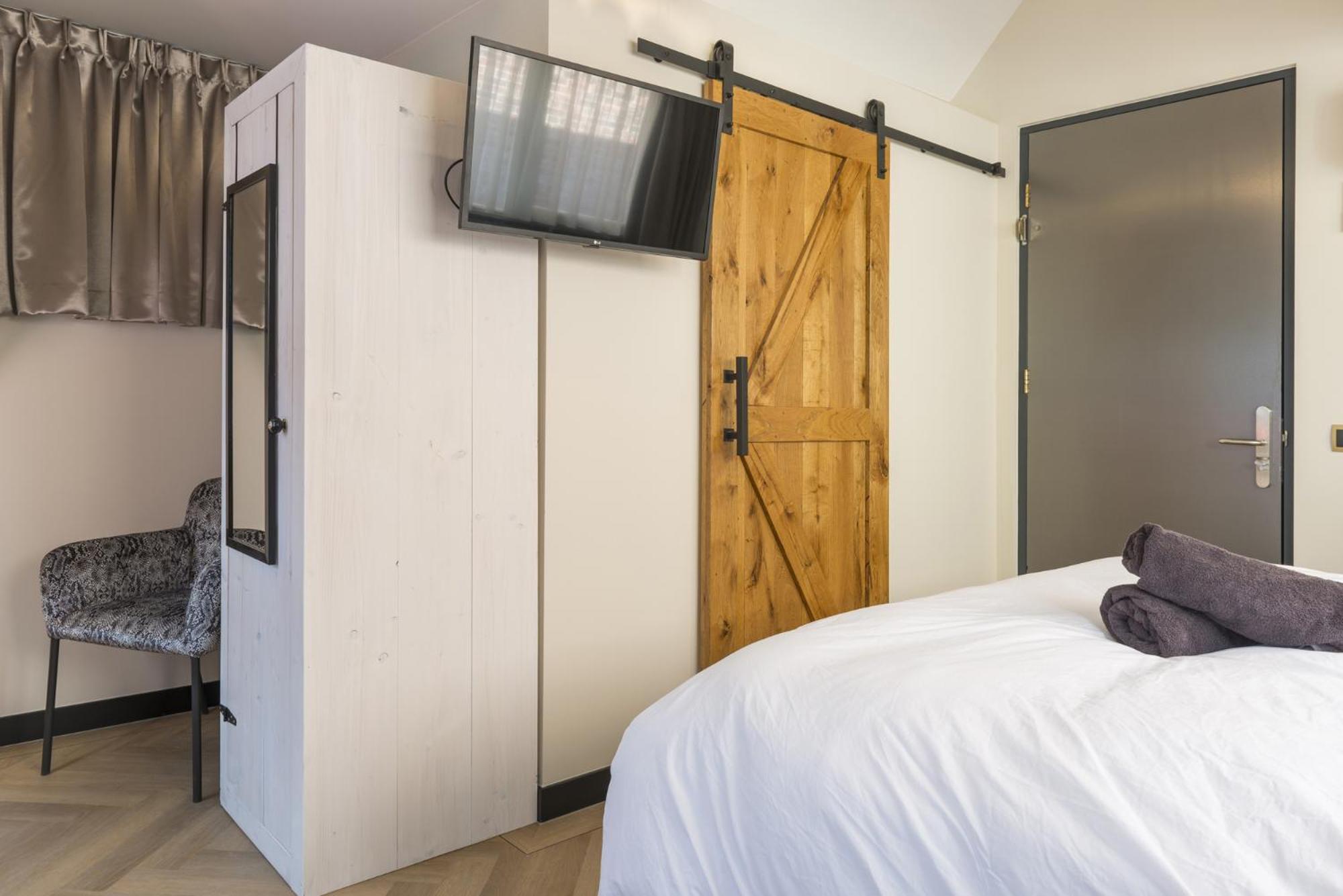 Unique luxe room with AC&Private bathroom&patio Tilbourg Extérieur photo